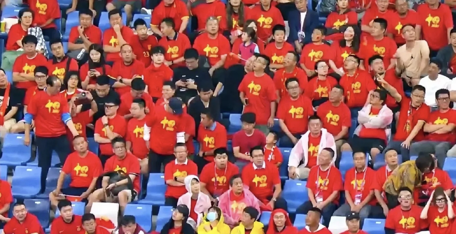 赢德气体-沈阳体育场迎来胜利场面，球迷热情高涨